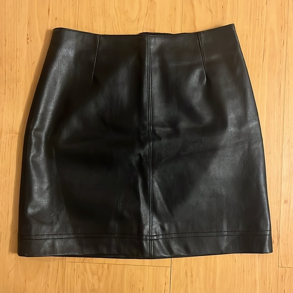 Monki | Black Faux Leather Mini Skirt - Picture 2 of 4